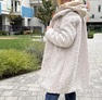 Alisha kabát ecrü – Hosszított bukléhatású női kabát steppelt betéttel – Innova Fashion – 5. kép